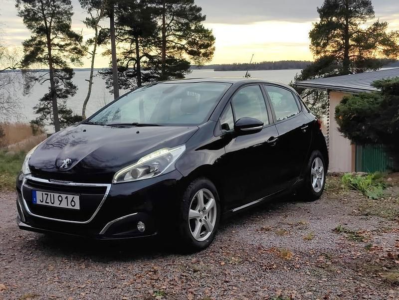 Begagnad 2015 Peugeot 208 Halvkombi | 63 000 kr (Marknadspris) - Bild 1/4