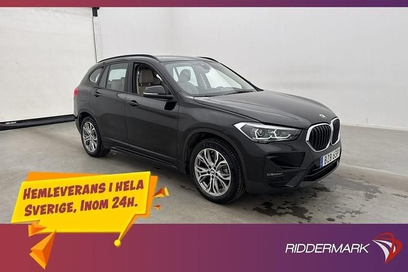 Svart Begagnad 2022 BMW X1 Sport Line SUV | 314 900 kr (Marknadspris) - Bild 1/3