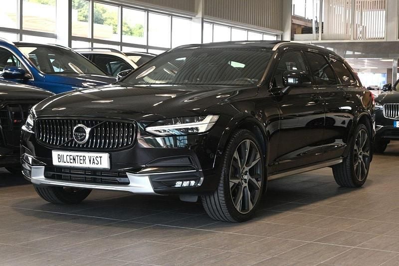 Svart Begagnad 2017 Volvo V90 CC Pro Kombi | 349 000 kr - Bild 1/4