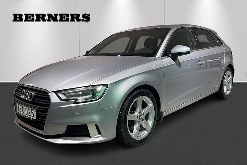 Silver Begagnad 2018 Audi A3 SUV | 229 900 kr - Bild 1/4