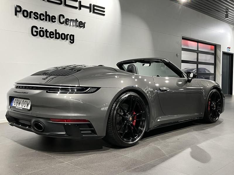 Begagnad Porsche 911 Carrera 4 GTS 480 HK (353 kW) 2023 Flerfärgad (grey) Cab