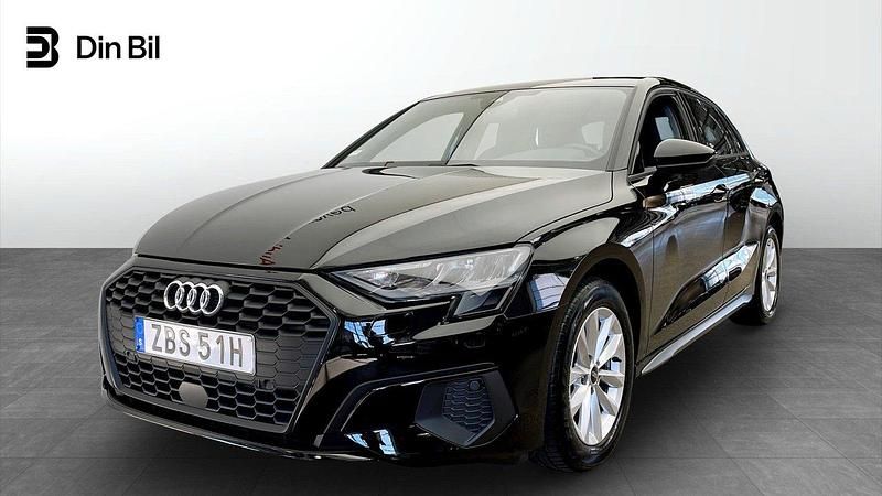 Svart Begagnad 2022 Audi A3 Sportback Proline Halvkombi | 264 000 kr (Marknadspris) - Bild 1/4