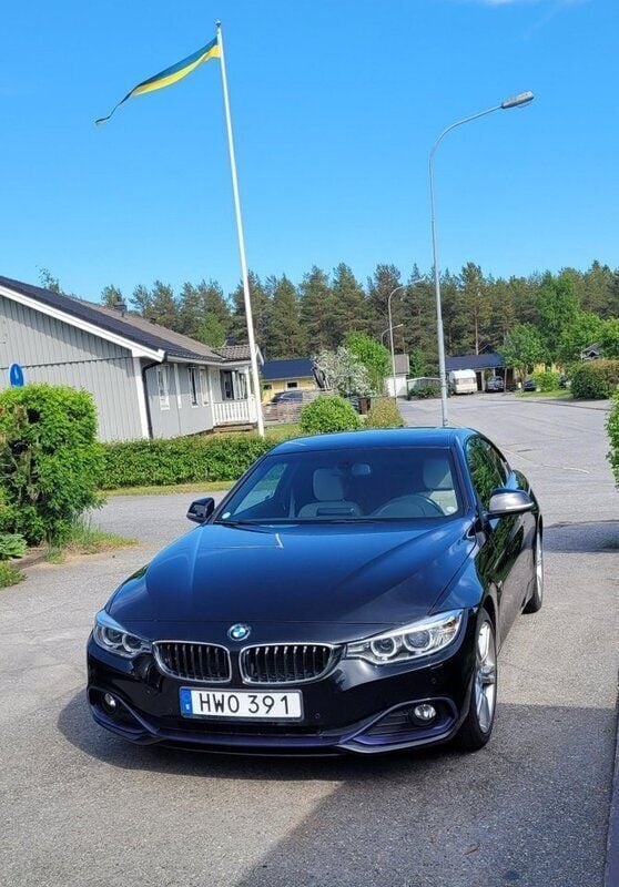 Svart Begagnad 2016 BMW 420 Sport Line Sportkupé | 179 000 kr (Bra pris) - Bild 1/4