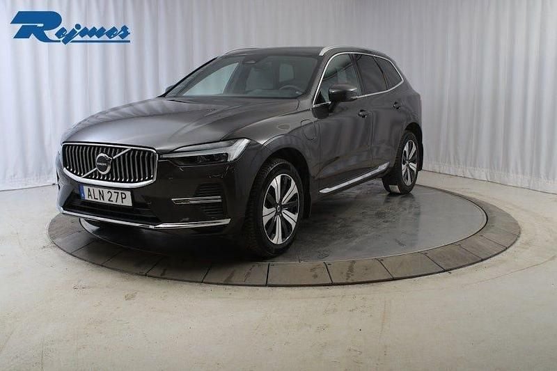 Begagnad Volvo XC60 Plus 253 HK (186 kW) 2023 Platinum grey metallic SUV