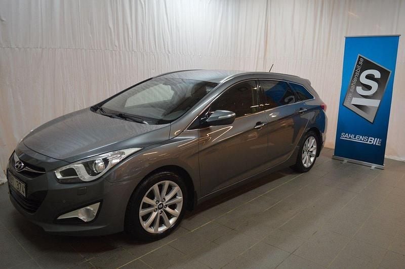 Silver Begagnad 2011 Hyundai i40 Kombi | 89 000 kr (Dyr) - Bild 1/4