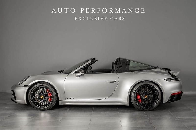 Begagnad Porsche 911 Targa 4 480 HK (353 kW) 2024 Flerfärgad Cab