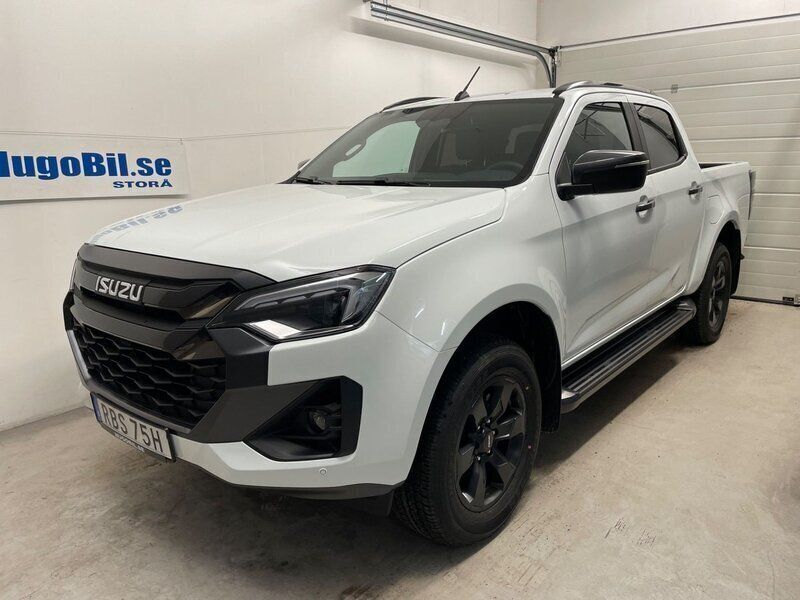 Vit (spalsh white) Ny 2024 Isuzu D-Max Pickup | 731 375 kr (Marknadspris) - Bild 1/4