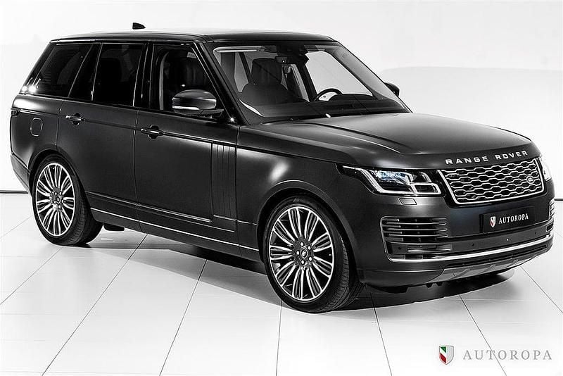 Begagnad Land Rover Range Rover Vogue 301 HK (221 kW) 2019 Svo black matte SUV