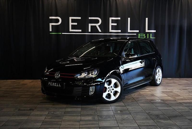 Svart Begagnad 2010 VW Golf VI GTI Halvkombi | 159 000 kr - Bild 1/4