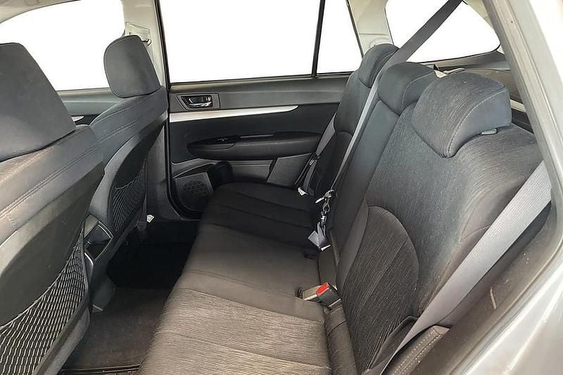 Begagnad Subaru Outback 151 HK (111 kW) 2013 Silver Kombi