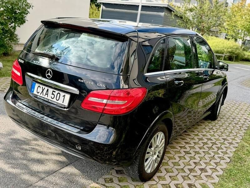 Begagnad Mercedes B200 156 HK (114 kW) 2014 Minibuss