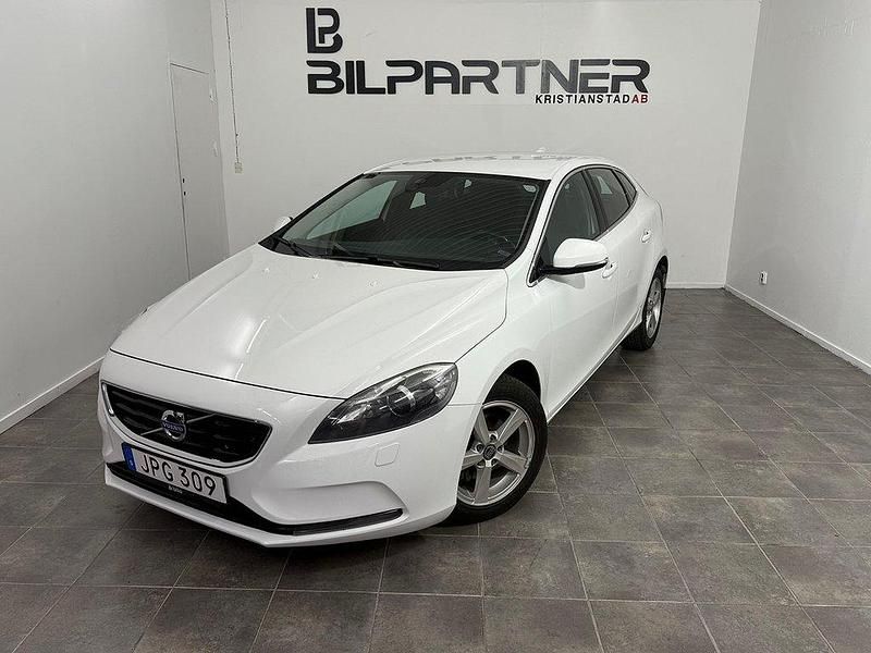Vit Begagnad 2014 Volvo V40 Momentum Kombi | 82 000 kr (Bra pris) - Bild 1/4