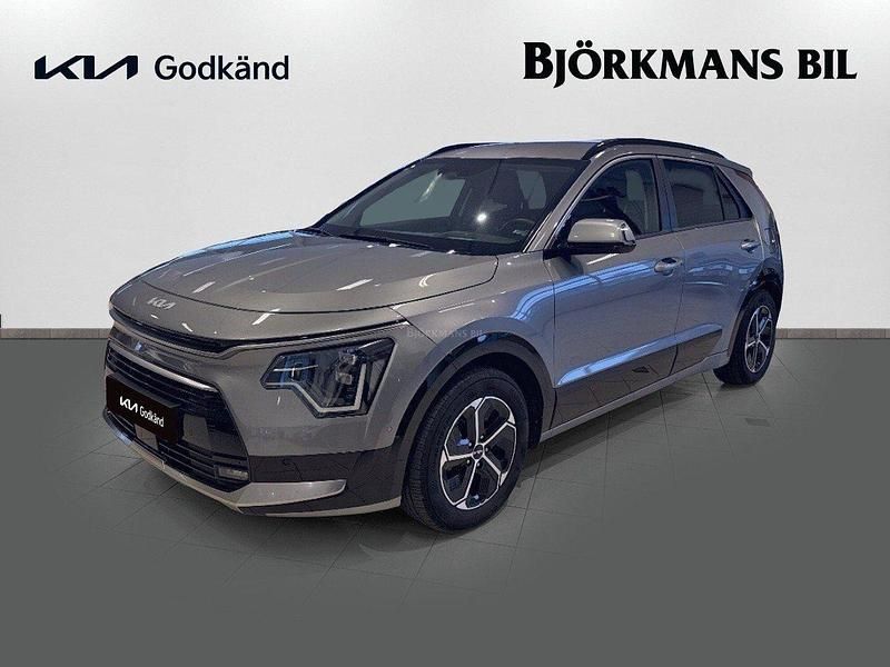 Grå Begagnad 2022 Kia Niro Advance SUV | 289 000 kr (Marknadspris) - Bild 1/4