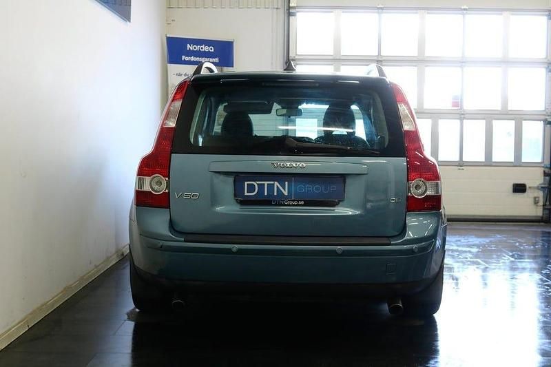 Begagnad Volvo V50 Momentum 180 HK (132 kW) 2007 Blå Kombi