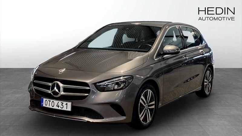 Mörkgrå (grey) Begagnad 2019 Mercedes B200 Minibuss | 249 900 kr (Marknadspris) - Bild 1/4