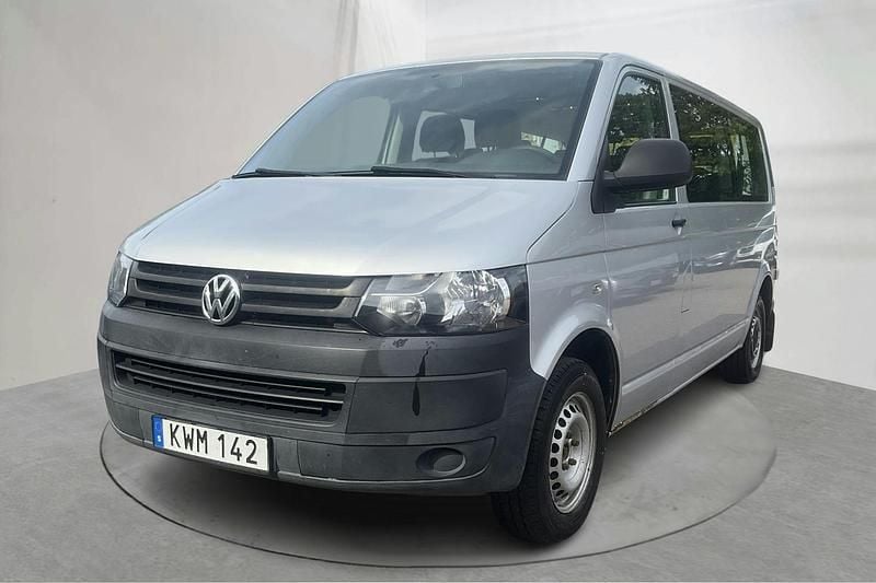 Silver Begagnad 2015 VW Caravelle Minibuss | 150 000 kr (Superpris) - Bild 1/4