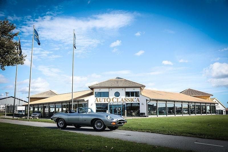 Ljusgrå Begagnad 1969 Jaguar E-Type Cab | 999 000 kr - Bild 1/4
