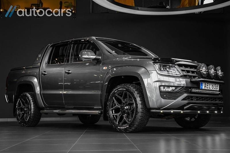 Grå Begagnad 2018 VW Amarok Aventura Pickup | 423 750 kr (Dyr) - Bild 1/4