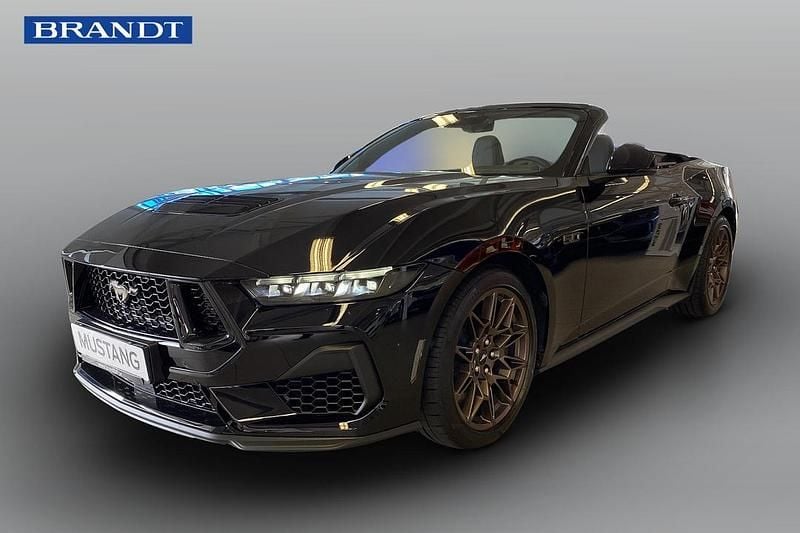 Svart Ny 2025 Ford Mustang GT Convertible Cab | 699 000 kr - Bild 1/4