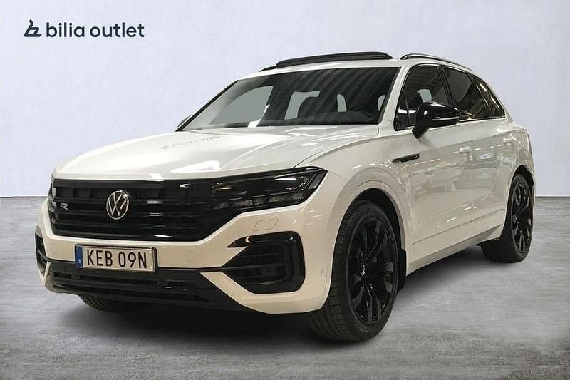 Vit Begagnad 2023 VW Touareg R SUV | 699 900 kr (Marknadspris) - Bild 1/4