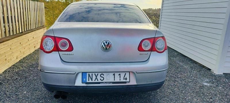 Silver Begagnad 2008 VW Passat Highline Sedan | 25 000 kr (Marknadspris) - Bild 1/4