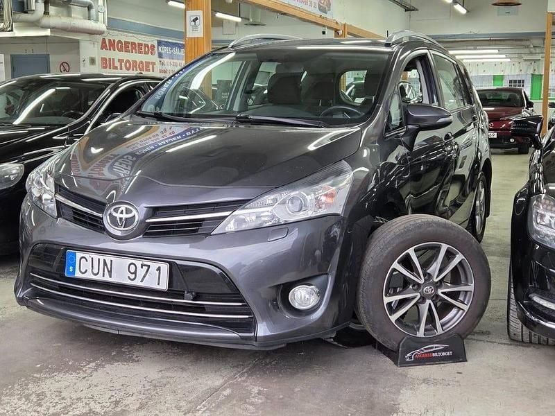 Mörkgrå Begagnad 2013 Toyota Verso Business Edition Minibuss | 119 999 kr (Lite dyr) - Bild 1/4