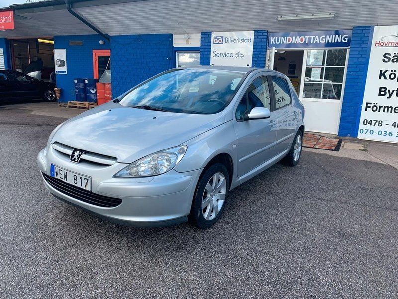 Begagnad Peugeot 307 109 HK (80 kW) 2004 Ljusgrå (grå) Halvkombi