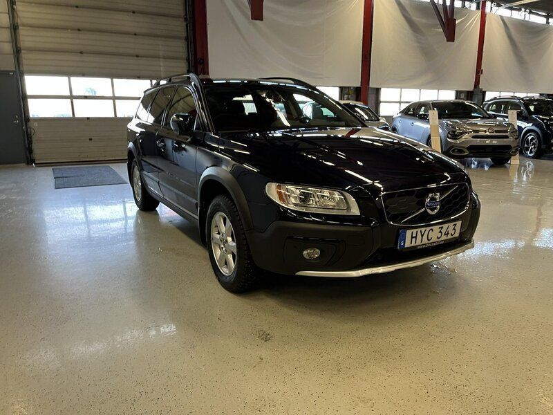 Blå Begagnad 2016 Volvo XC70 Momentum SUV | 175 000 kr (Marknadspris) - Bild 1/1