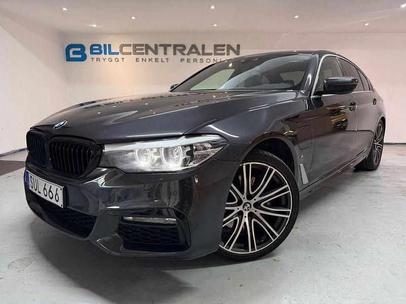 Begagnad BMW 530 iPerformance 252 HK (185 kW) 2018 Grå Sedan