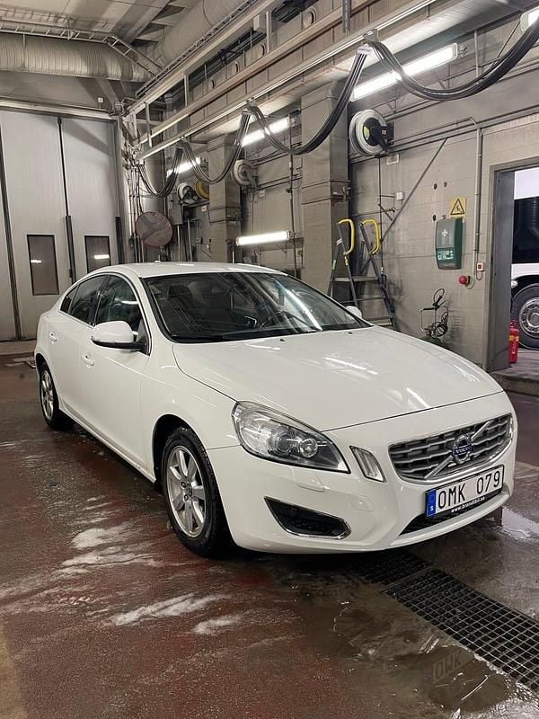 Begagnad 2012 Volvo S60 Sedan | 64 000 kr (Marknadspris) - Bild 1/4