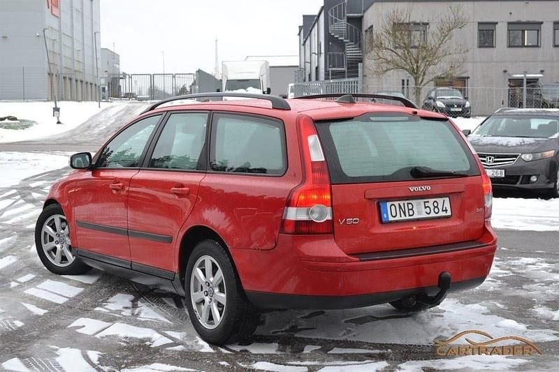 Begagnad Volvo V50 170 HK (125 kW) 2007 Röd Kombi