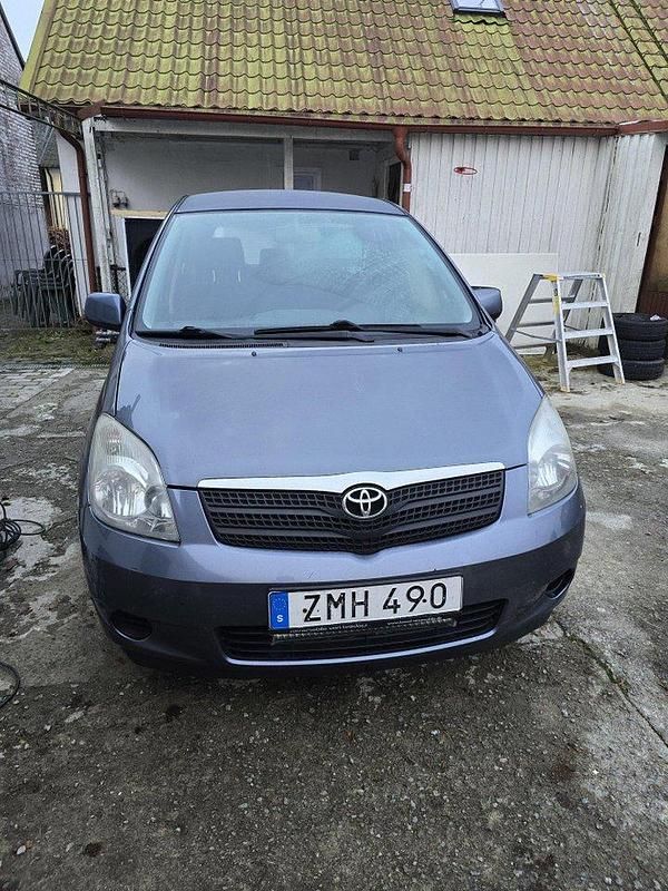 Blå Begagnad 2003 Toyota Corolla Kombi | 25 000 kr (Bra pris) - Bild 1/4