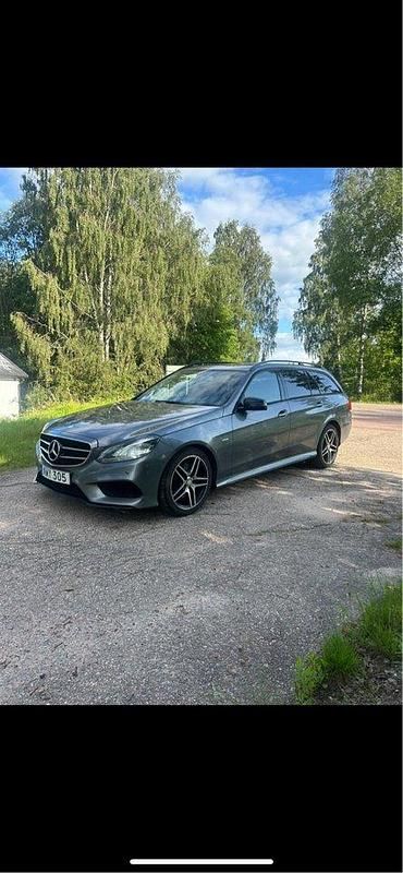Grå Begagnad 2016 Mercedes E220 AMG Kombi | 150 000 kr (Lite dyr) - Bild 1/4