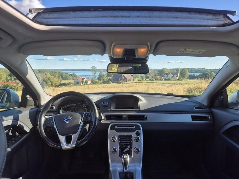Begagnad Volvo V70 Momentum 181 HK (133 kW) 2015 Silver Kombi