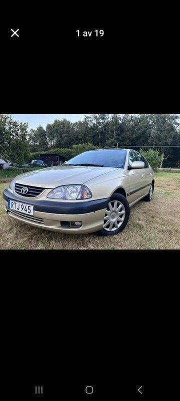 Grön Begagnad 2001 Toyota Avensis Sedan | 15 900 kr (Marknadspris) - Bild 1/4
