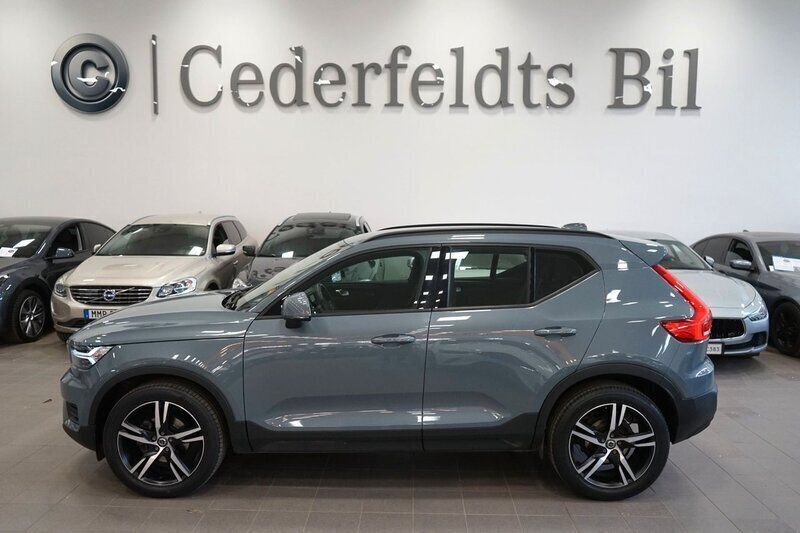 Grå Begagnad 2019 Volvo XC40 Business Edition SUV | 289 900 kr (Marknadspris) - Bild 1/3