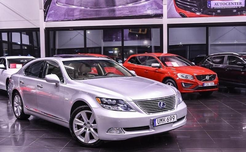 Begagnad Lexus LS600h 445 HK (327 kW) 2008 Silver Sedan