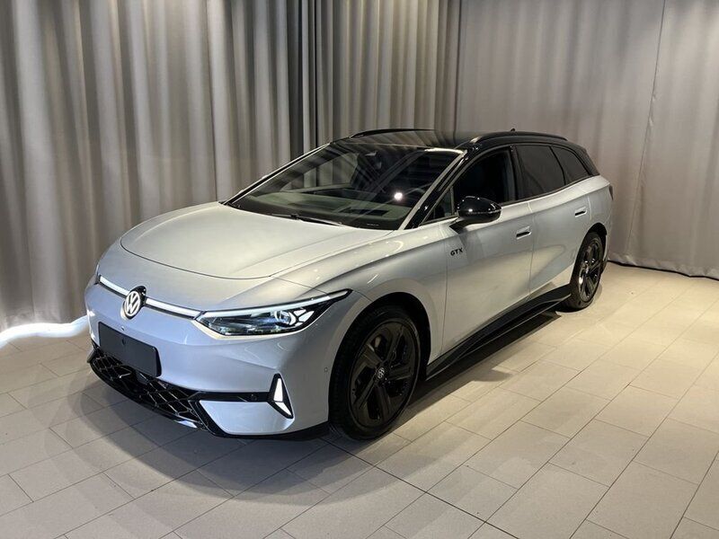 Silver Ny 2025 VW ID.7 GTX Sedan | 727 500 kr (Marknadspris) - Bild 1/4