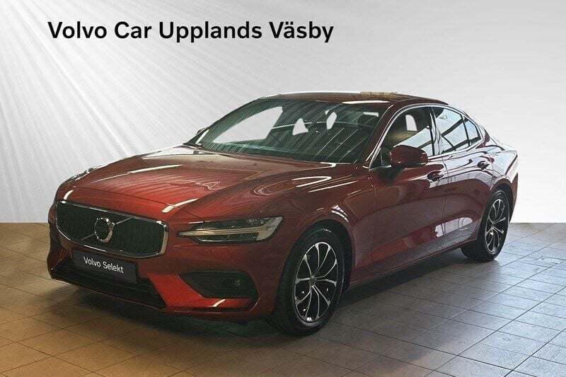 Röd Begagnad 2020 Volvo S60 Momentum Sedan | 284 900 kr (Marknadspris) - Bild 1/3