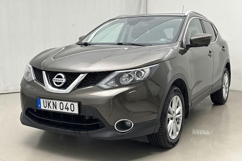 Brun Begagnad 2016 Nissan Qashqai 360º SUV | 112 000 kr (Bra pris) - Bild 1/4
