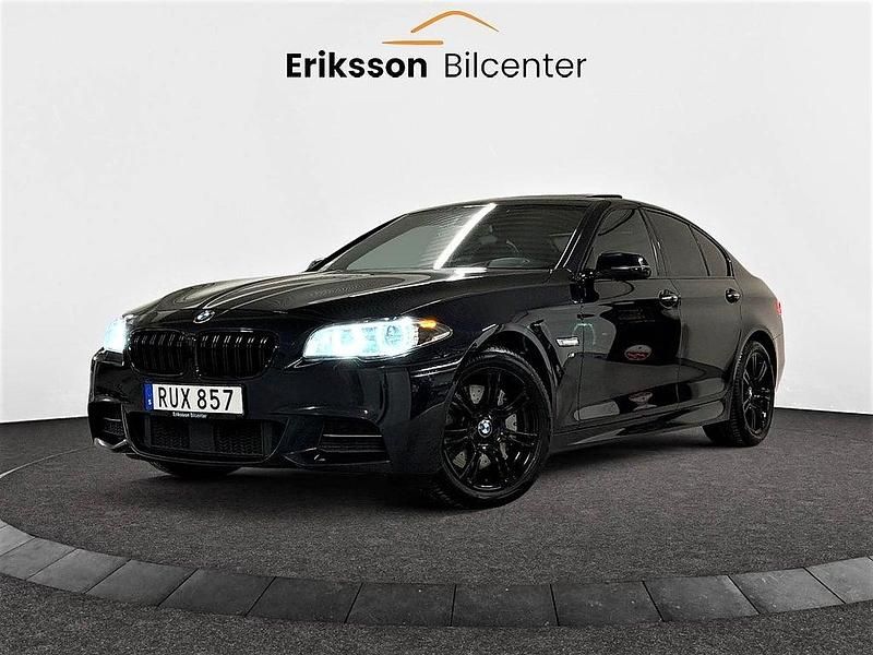 Svart Begagnad 2015 BMW 530 M Sport Sedan | 209 900 kr (Marknadspris) - Bild 1/4
