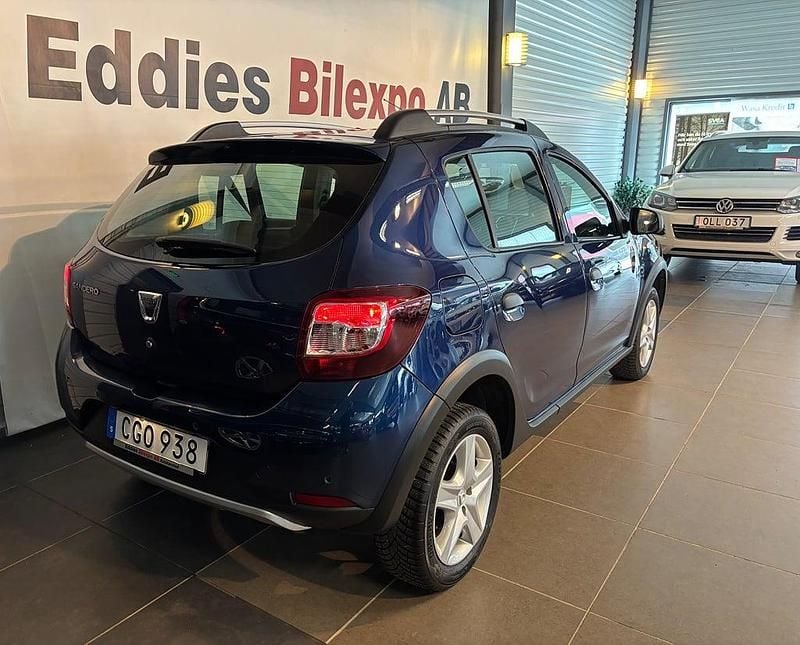 Begagnad Dacia Sandero Stepway 90 HK (66 kW) 2016 Blå Kombi
