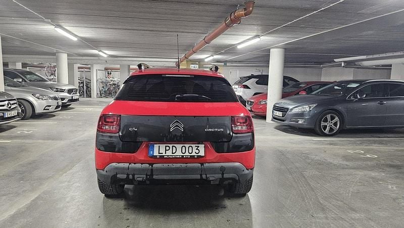 Begagnad Citroën C4 Cactus PureTech 82 HK (60 kW) 2014 Röd Halvkombi