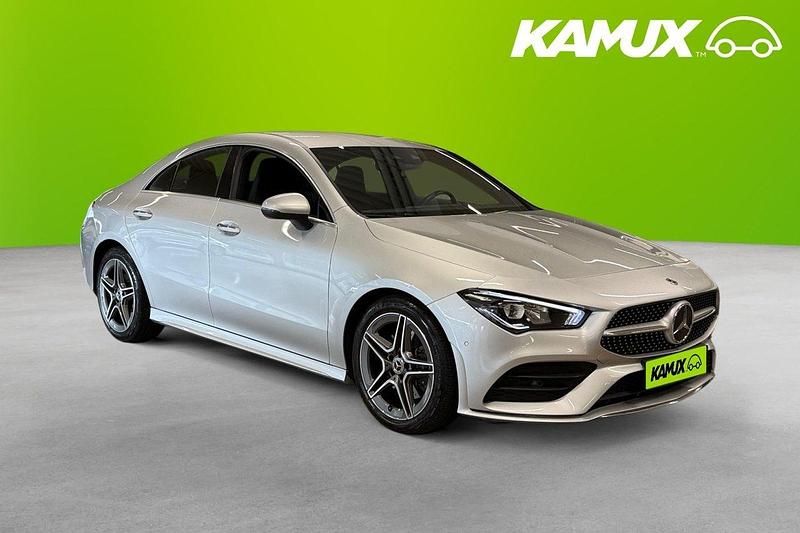 Silver (grå) Begagnad 2023 Mercedes CLA200 AMG Sportkupé | 364 000 kr (Marknadspris) - Bild 1/3