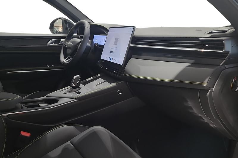 Ny Lynk & Co 01 283 HK (208 kW) 2025 Svart SUV