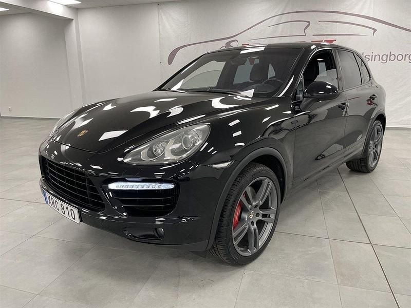 Svart Begagnad 2010 Porsche Cayenne Turbo SUV | 249 900 kr (Dyr) - Bild 1/4