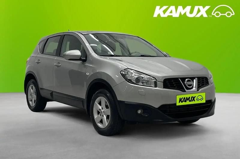 Silver/grå Begagnad 2012 Nissan Qashqai SUV | 74 900 kr (Marknadspris) - Bild 1/4