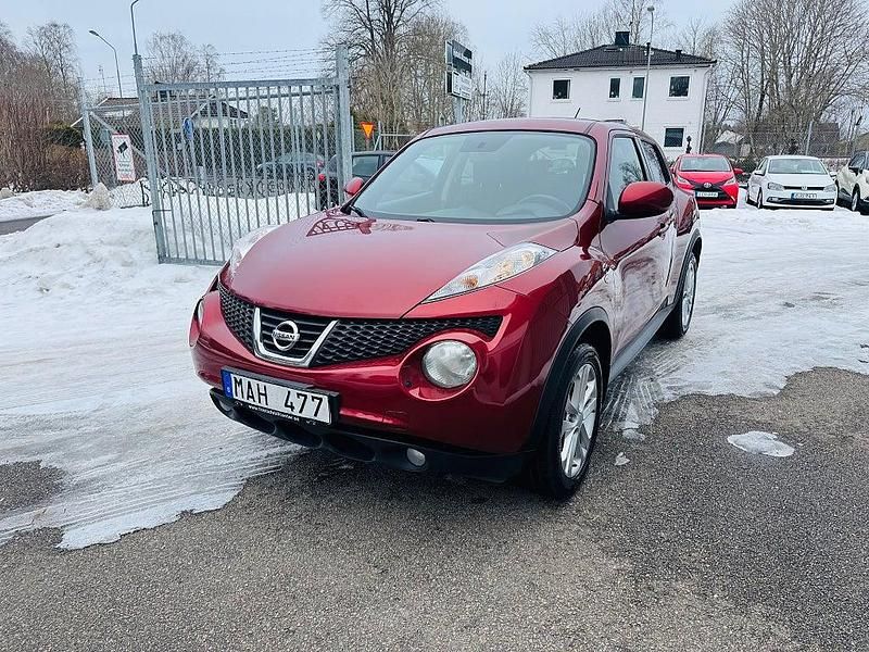 Begagnad Nissan Juke Acenta 117 HK (86 kW) 2011 Röd metallic SUV