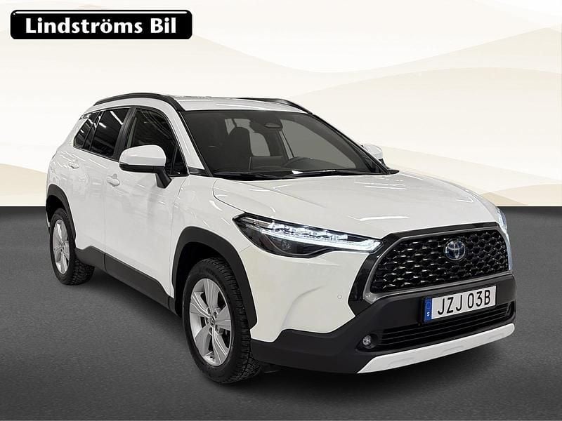 Begagnad Toyota Corolla Cross 152 HK (111 kW) 2023 Vit SUV