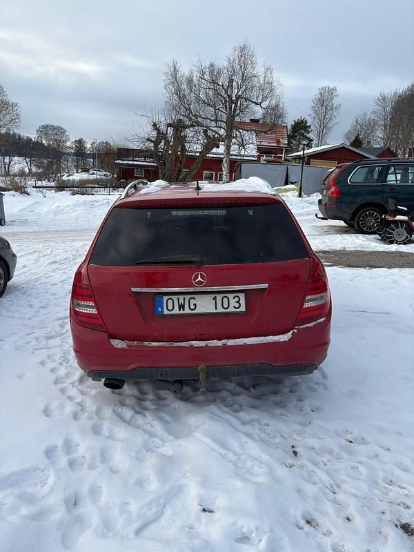 Begagnad Mercedes C180 156 HK (114 kW) 2012